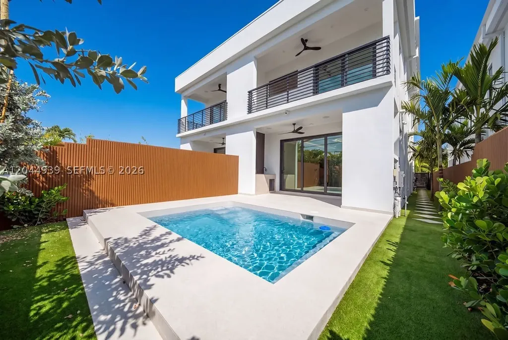 1332 NE 16th Terrace Fort Lauderdale FL 33304