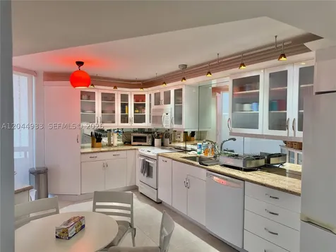 Sunny Isles Beach FL 33160