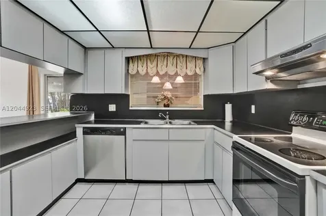 1050 SW 123rd Avenue Miami FL 33184