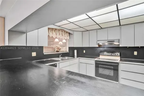 1050 SW 123rd Avenue Miami FL 33184