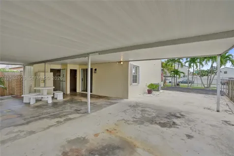 1050 SW 123rd Avenue Miami FL 33184