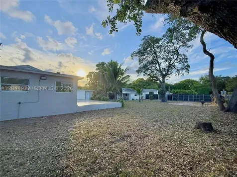 947 NE 149th Street Miami FL 33161