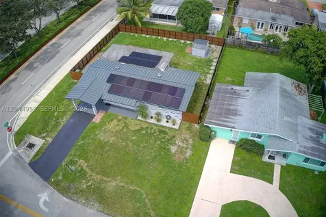 8891 NW 11th Street Pembroke Pines FL 33024