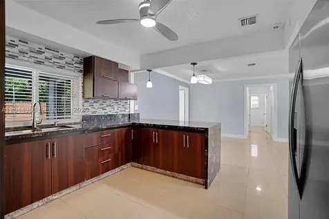 8891 NW 11th Street Pembroke Pines FL 33024