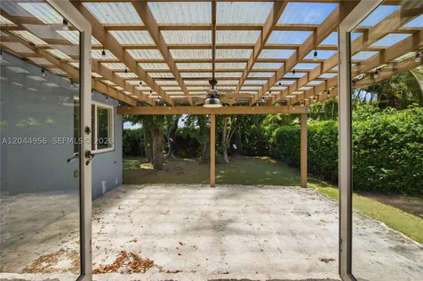 7220 SW 53rd Court Miami FL 33143