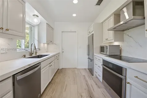 7220 SW 53rd Court Miami FL 33143