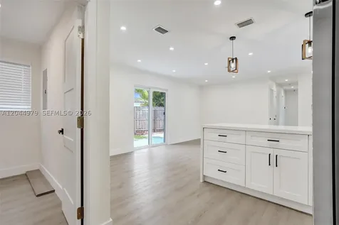 211 SW 64th Avenue Pembroke Pines FL 33023