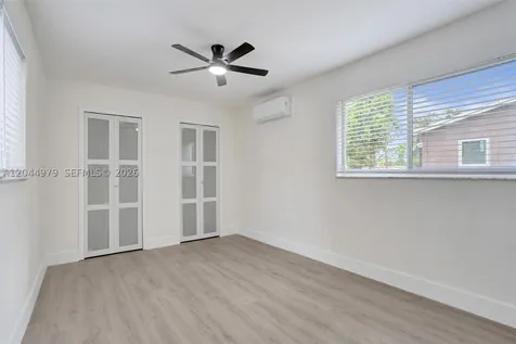211 SW 64th Avenue Pembroke Pines FL 33023