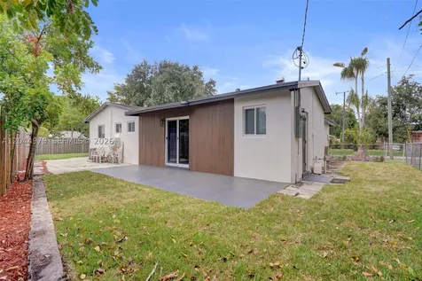 211 SW 64th Avenue Pembroke Pines FL 33023