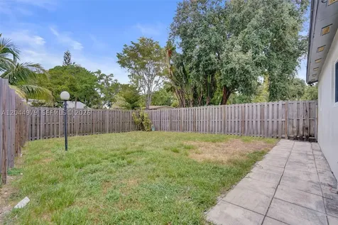 211 SW 64th Avenue Pembroke Pines FL 33023