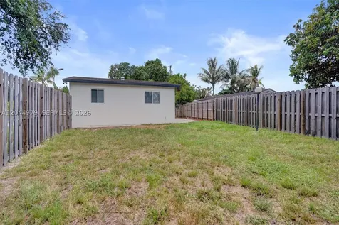 211 SW 64th Avenue Pembroke Pines FL 33023