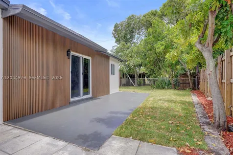 211 SW 64th Avenue Pembroke Pines FL 33023