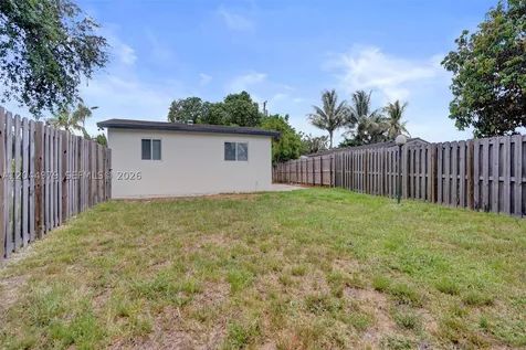 211 SW 64th Avenue Pembroke Pines FL 33023
