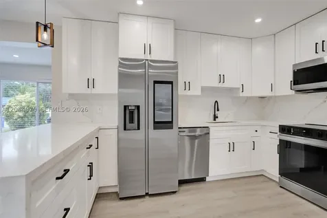211 SW 64th Avenue Pembroke Pines FL 33023