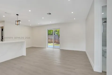211 SW 64th Avenue Pembroke Pines FL 33023