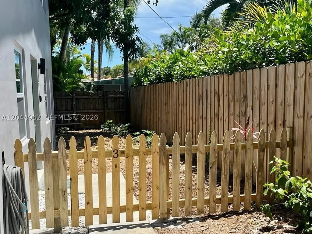 1730 NE 7th St Unit 1-5 Fort Lauderdale FL 33304