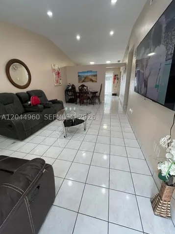7681 NW 178th Terrace Hialeah FL 33015