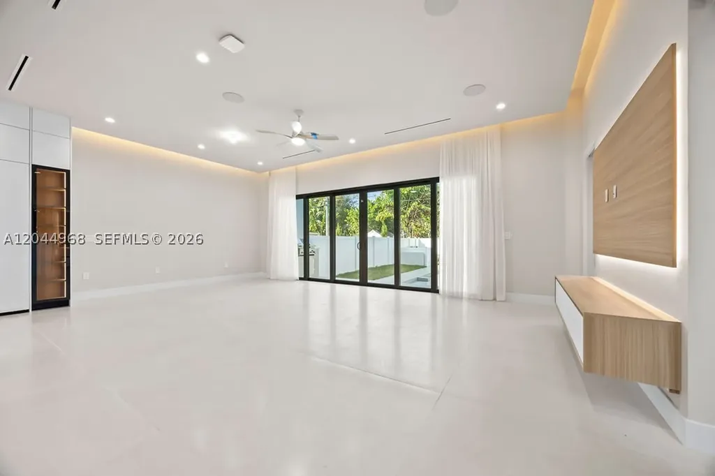 1135 NE 11th Avenue Fort Lauderdale FL 33304