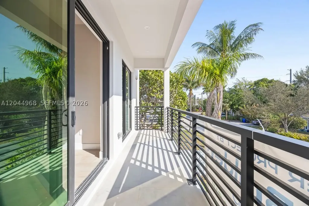 1135 NE 11th Avenue Fort Lauderdale FL 33304
