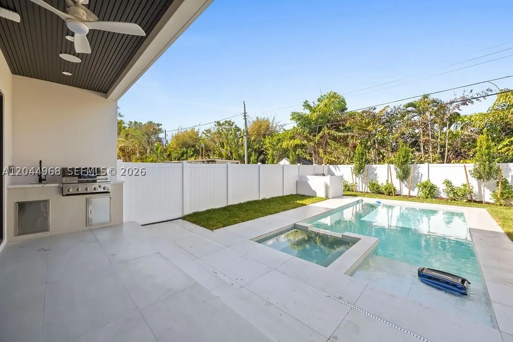 1135 NE 11th Avenue Fort Lauderdale FL 33304