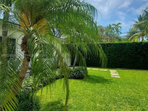301 Hampton Lane Key Biscayne FL 33149