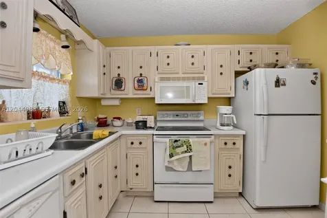 2711 N Halifax Avenue Daytona FL 32118