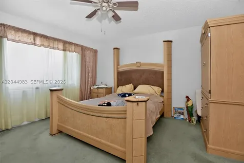 2711 N Halifax Avenue Daytona FL 32118
