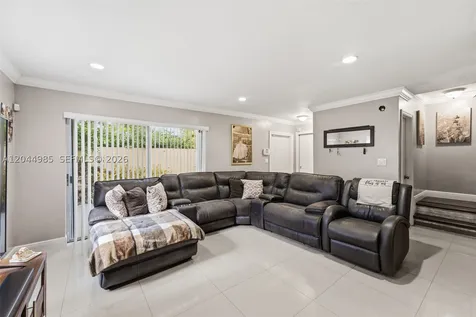 8489 SW 137th Avenue Miami FL 33183