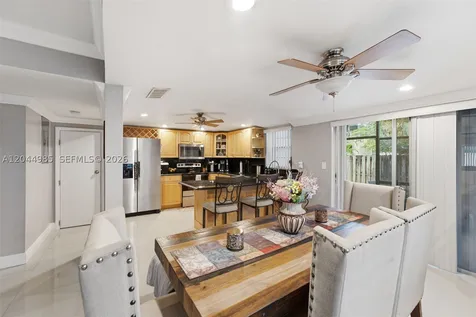 8489 SW 137th Avenue Miami FL 33183