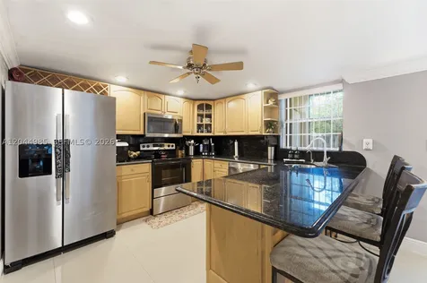 8489 SW 137th Avenue Miami FL 33183
