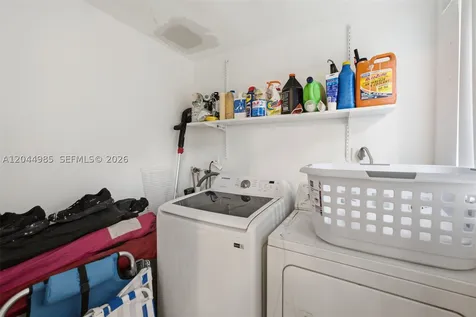 8489 SW 137th Avenue Miami FL 33183