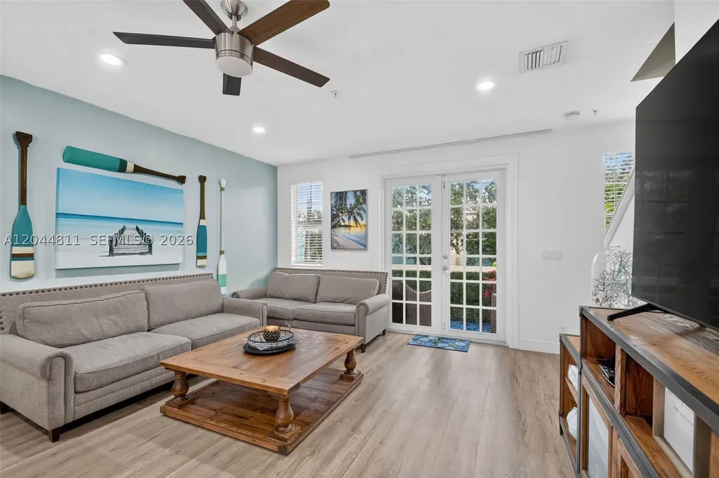 810 N 3rd Avenue N Lake Worth FL 33460