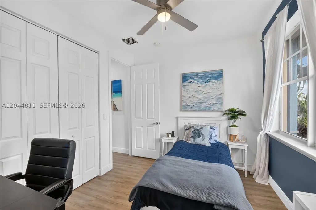 810 N 3rd Avenue N Lake Worth FL 33460
