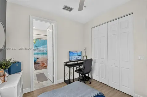 810 N 3rd Avenue N Lake Worth FL 33460