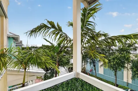 810 N 3rd Avenue N Lake Worth FL 33460