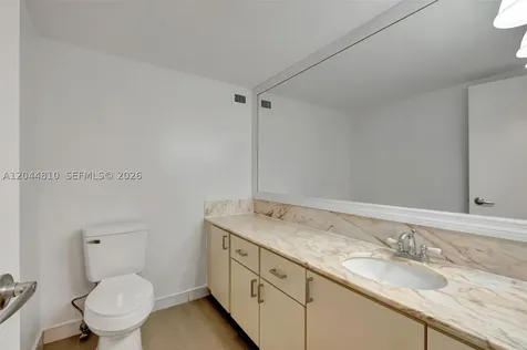 5401 Collins Avenue Miami Beach FL 33140