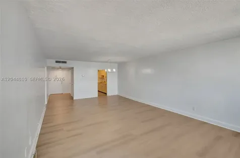 5401 Collins Avenue Miami Beach FL 33140