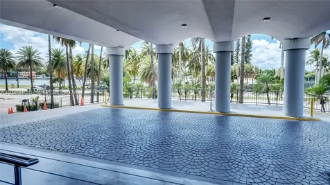 5401 Collins Avenue Miami Beach FL 33140