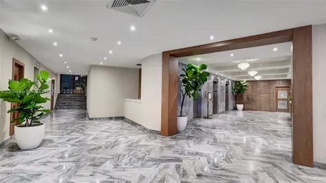 5401 Collins Avenue Miami Beach FL 33140