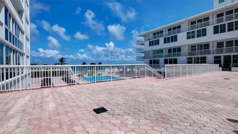 5401 Collins Avenue Miami Beach FL 33140
