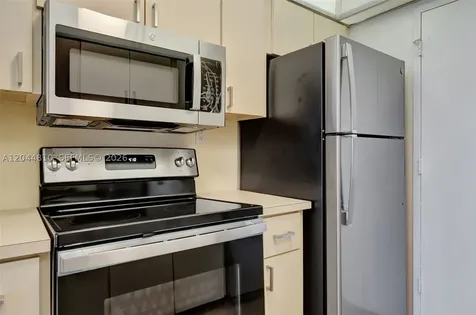 5401 Collins Avenue Miami Beach FL 33140