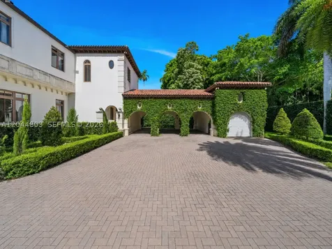 150 Edgewater Drive Coral Gables FL 33133