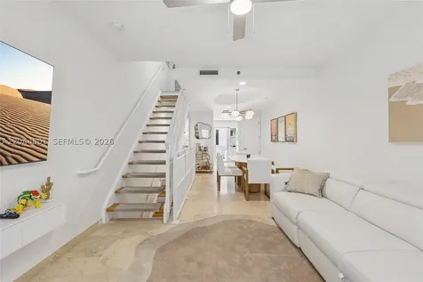 204 Washington Avenue Miami Beach FL 33139