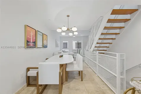 204 Washington Avenue Miami Beach FL 33139
