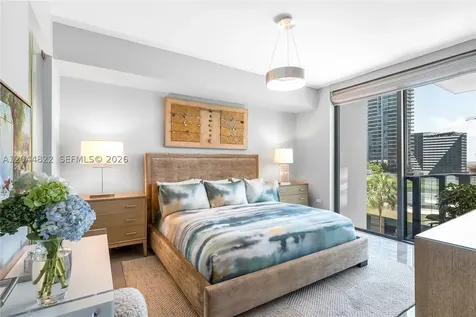 68 SE 6th Street Miami FL 33131