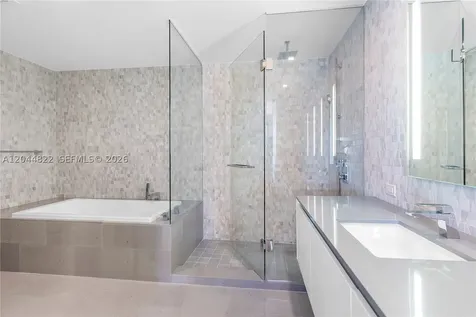 68 SE 6th Street Miami FL 33131