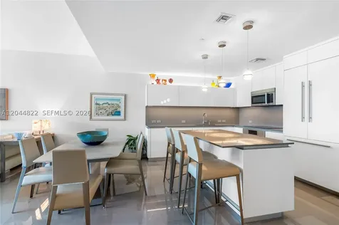 68 SE 6th Street Miami FL 33131