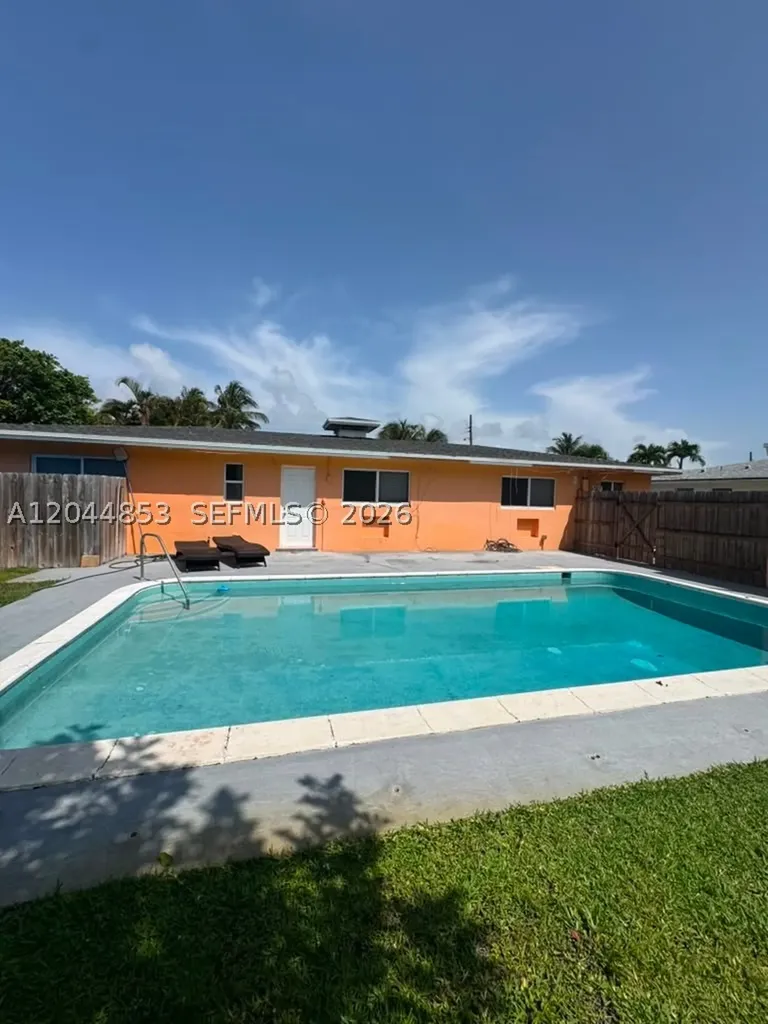 2396 NE 5th Avenue Boca Raton FL 33431