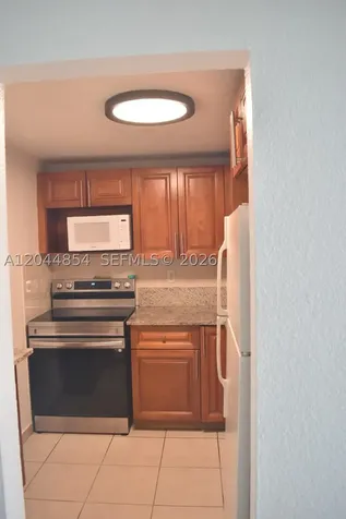 666 W 81st Street Hialeah FL 33014