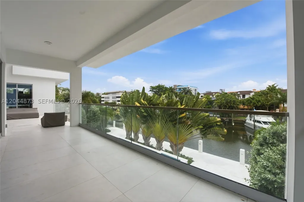 91 Fiesta Way Fort Lauderdale FL 33301